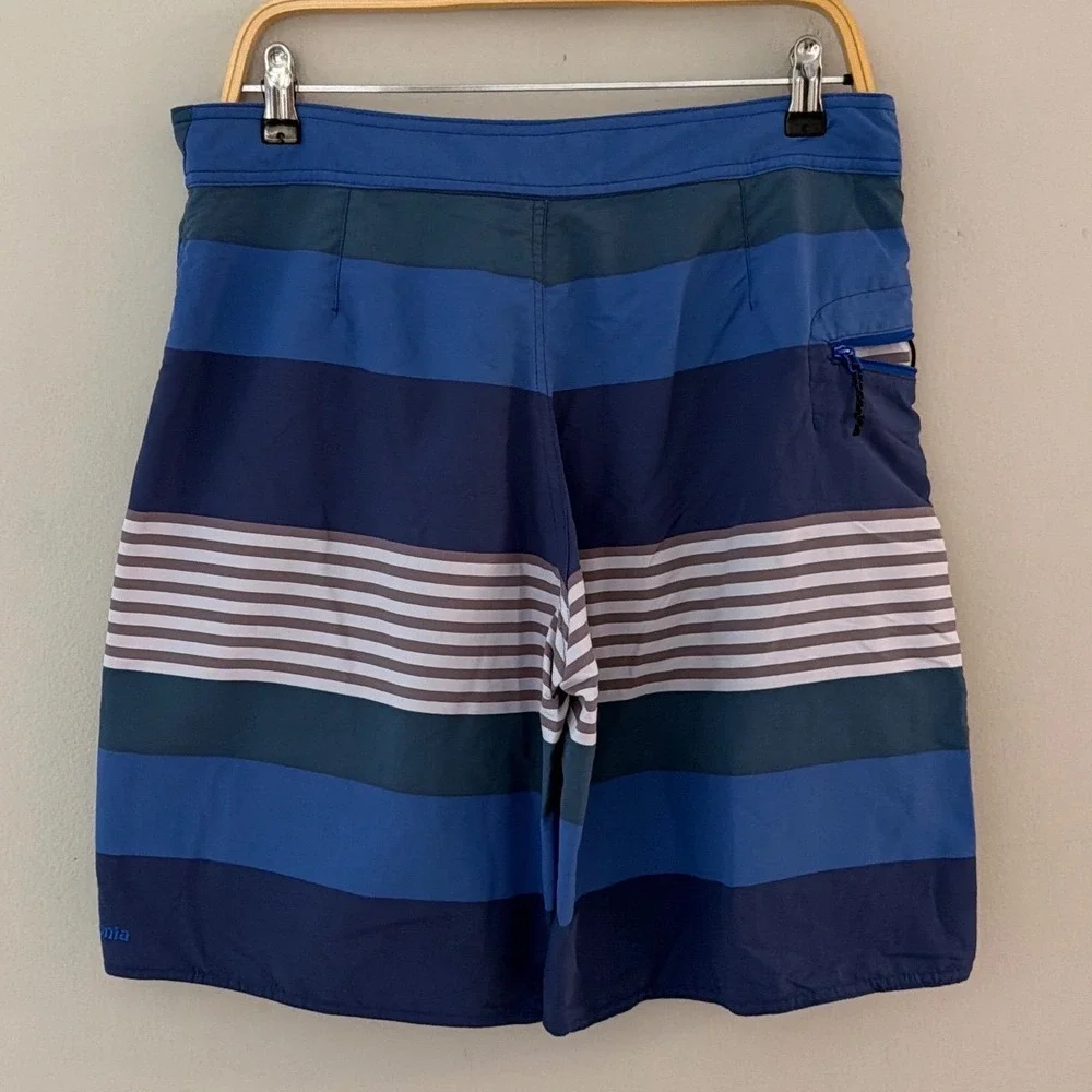 Patagonia Men 32 Board Shorts Blue Striped Nylon Swim Trunks Zip Pocket 9 Inseam